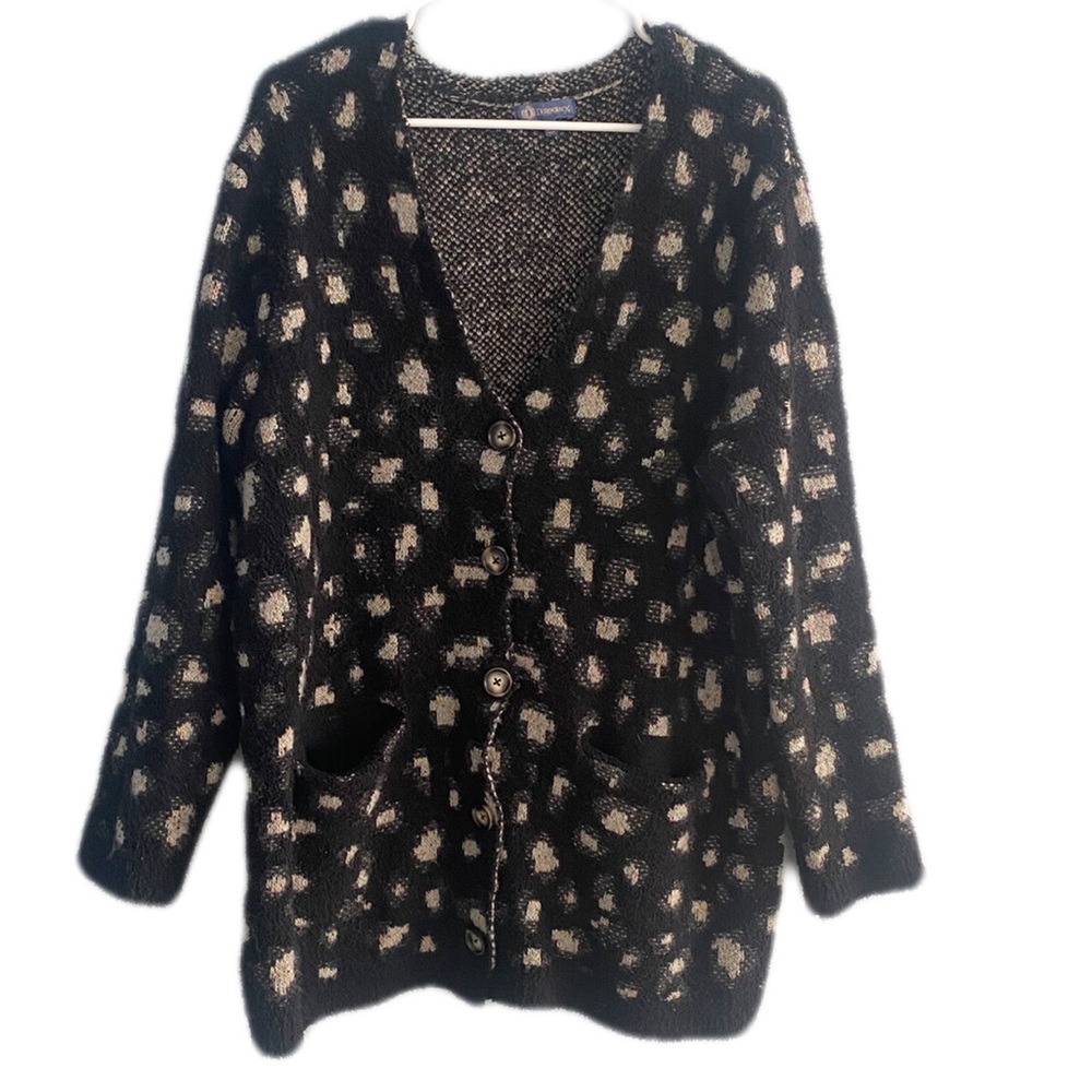 Democracy Women's Leopard Print Knit Eyelash Cardigan Black, size large